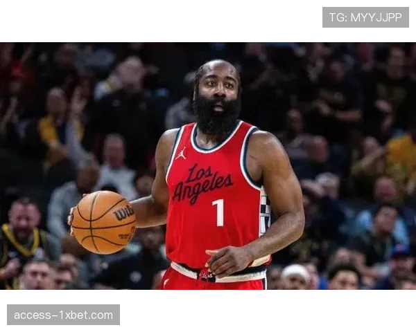 哈登右手拇指骨折仅缺席2场，出勤率展现职业态度